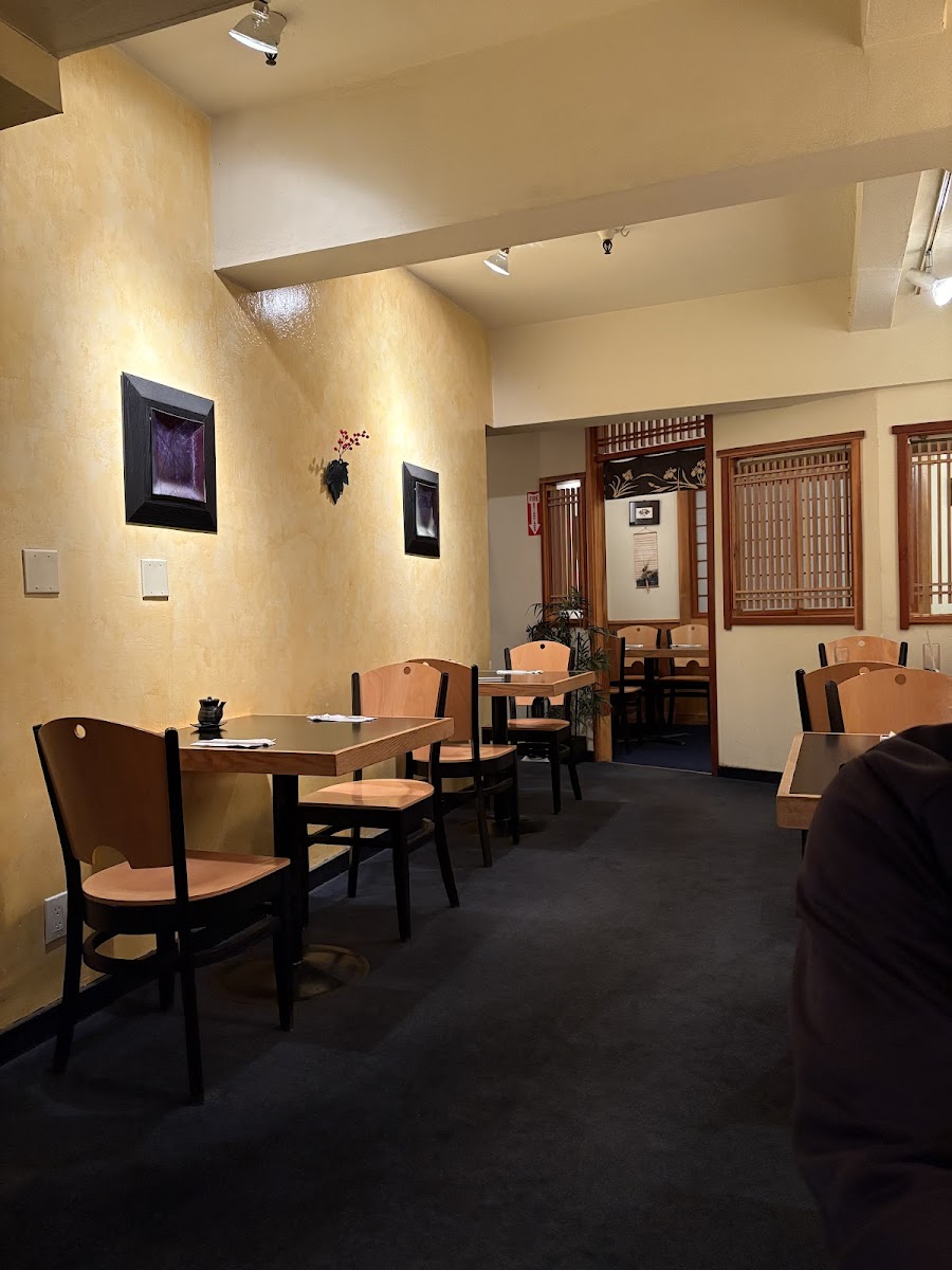 Atami Sushi Bar & Grill-5