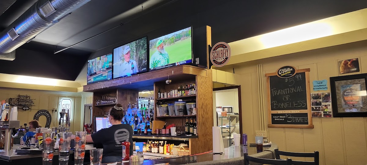 Horseshoe Lounge & Restaurant