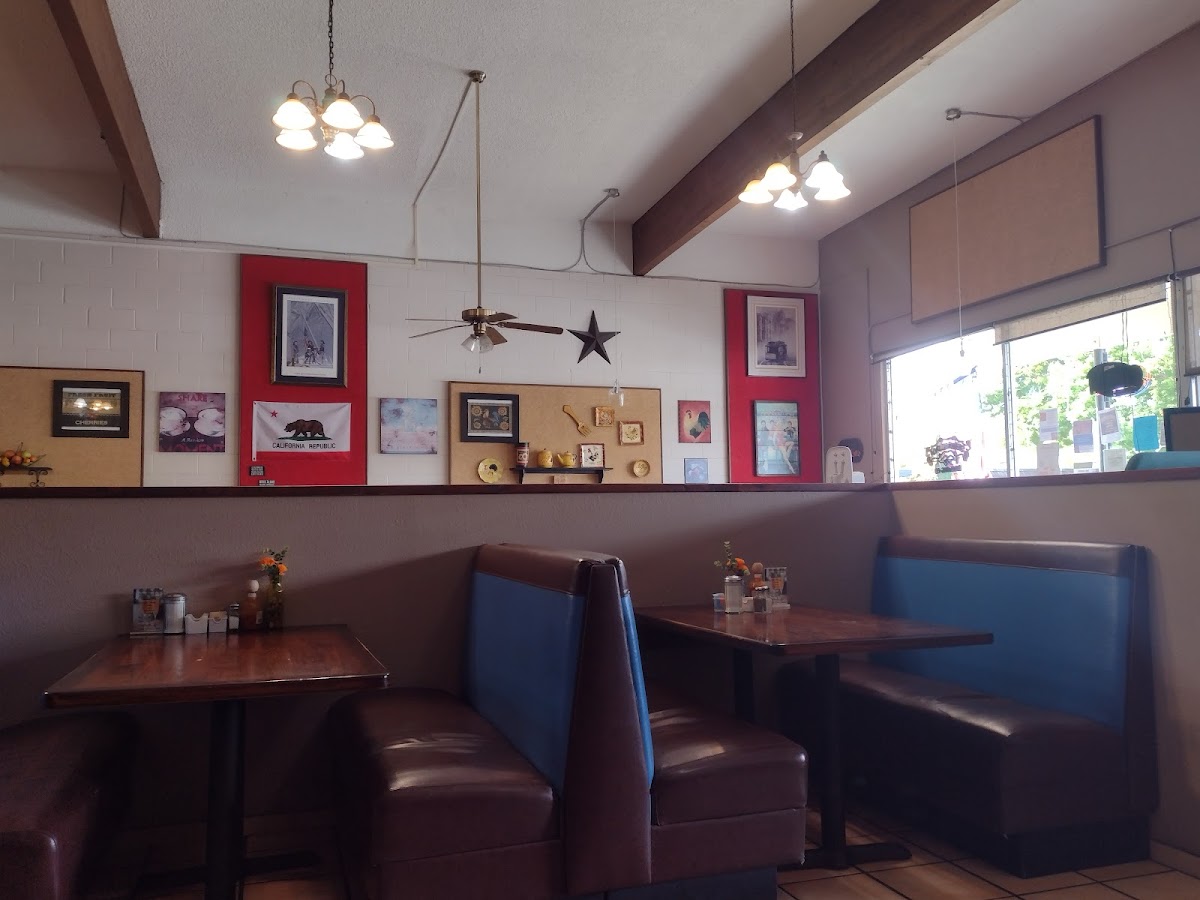 Zini's Diner-5