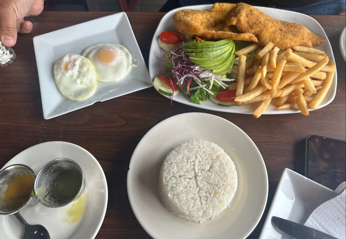 El Rinconcito Restaurant & Bakery Llc-3