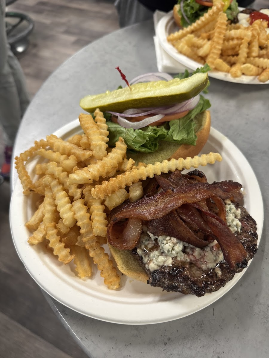 Steppy's Sports Bar & Grill-5