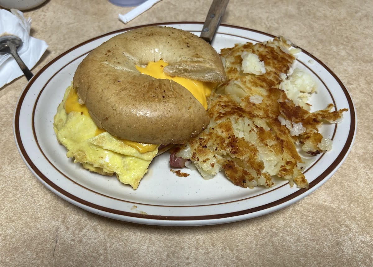 Fifth Wheel Family Diner-3