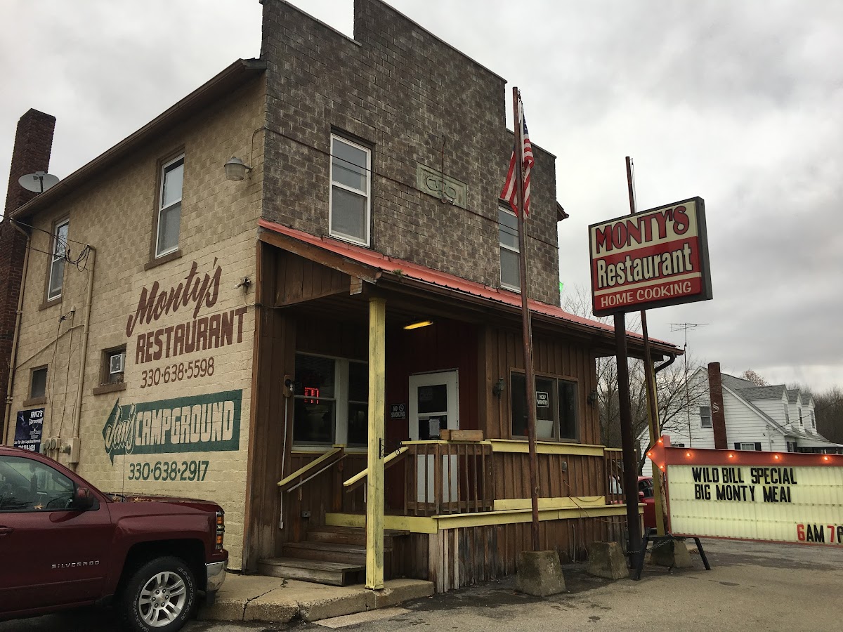 Monty's By The Lake