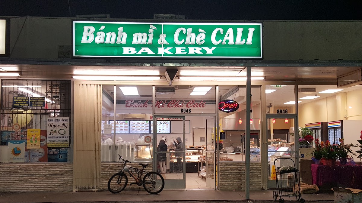 Banh Mi & Che Cali Bakery