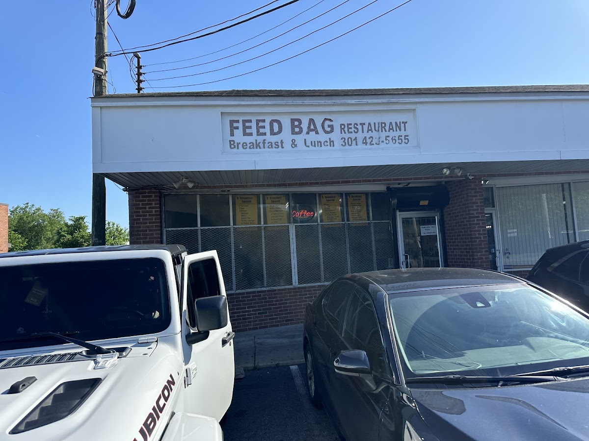 Feed Bag Carry Out-3