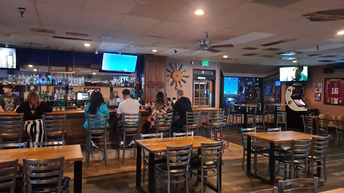 Elk Grove Sports Bar & Grill-3