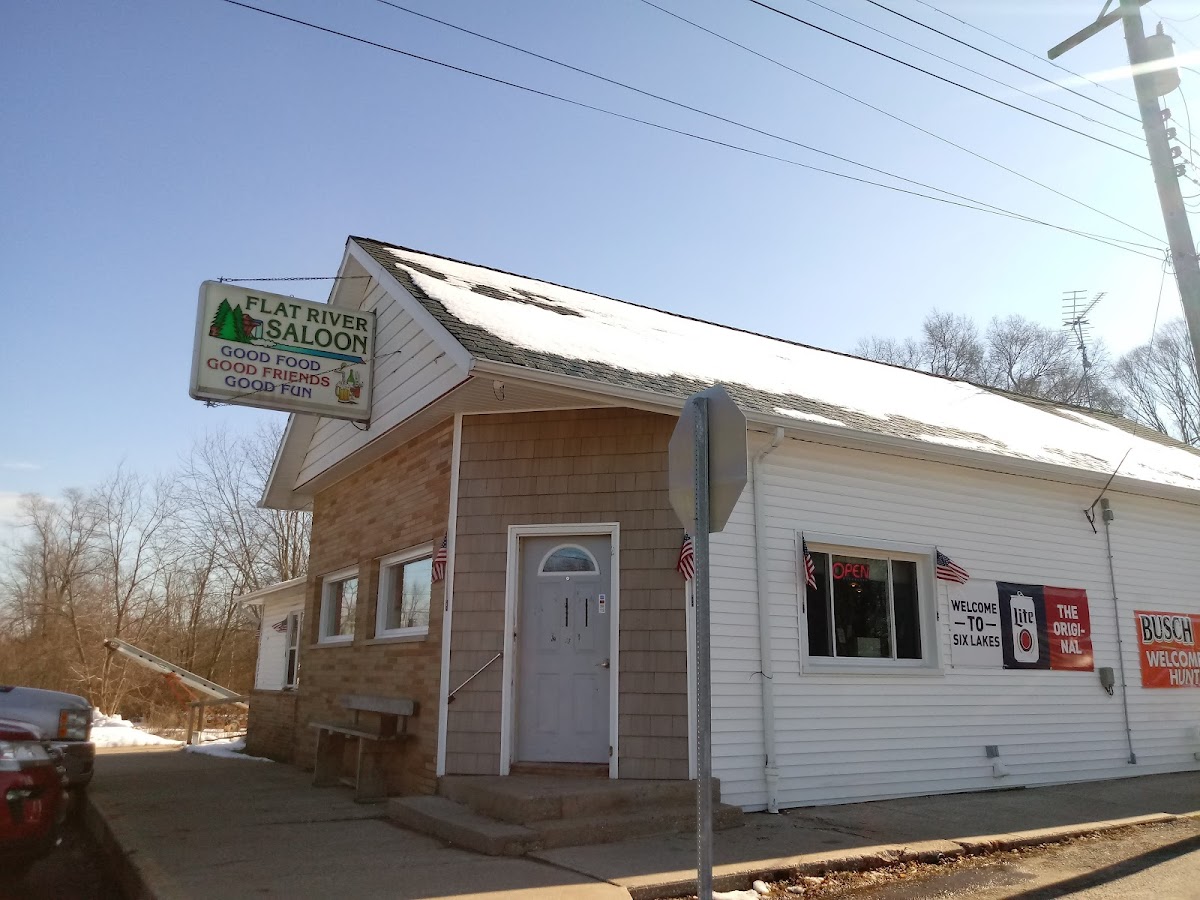 Six Lakes Flat River Saloon-4