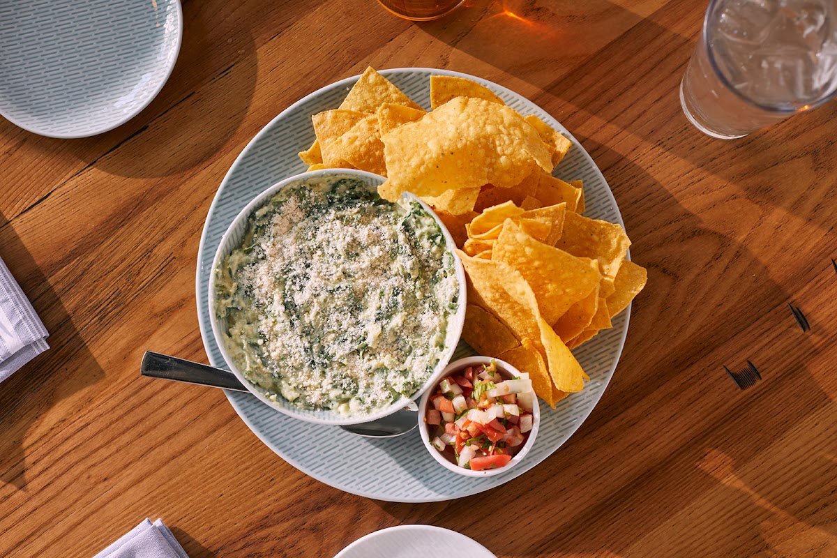 The Filson Queen City Kitchen and Bar-2