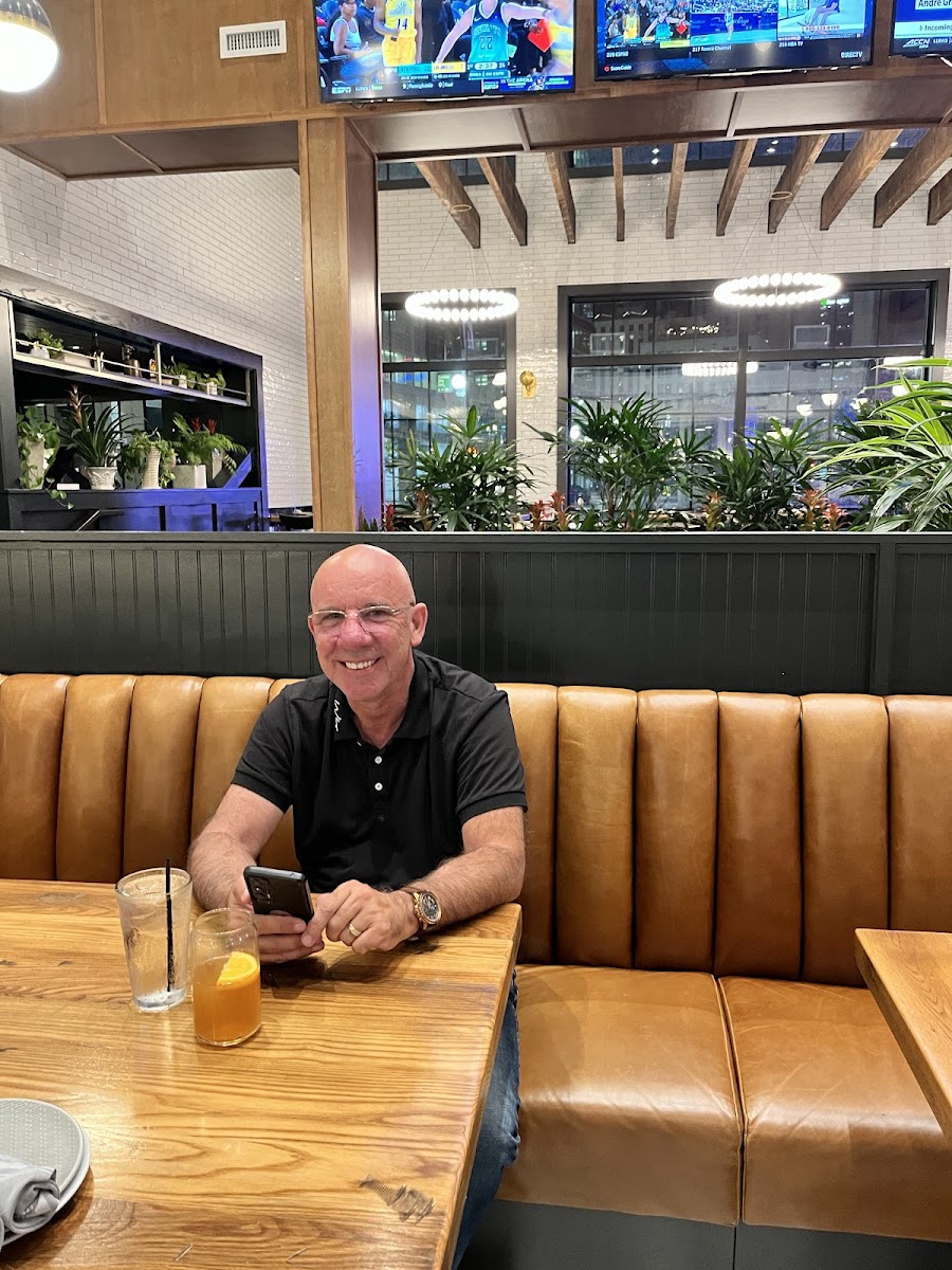 The Filson Queen City Kitchen and Bar-4