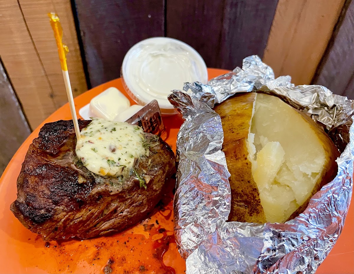Spike's Pub & Grub-4