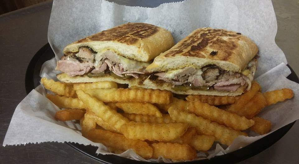 Spike's Pub & Grub-5