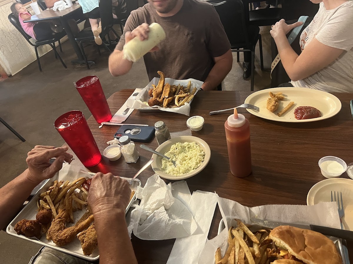 Bubba's Catfish And Steakhouse-3