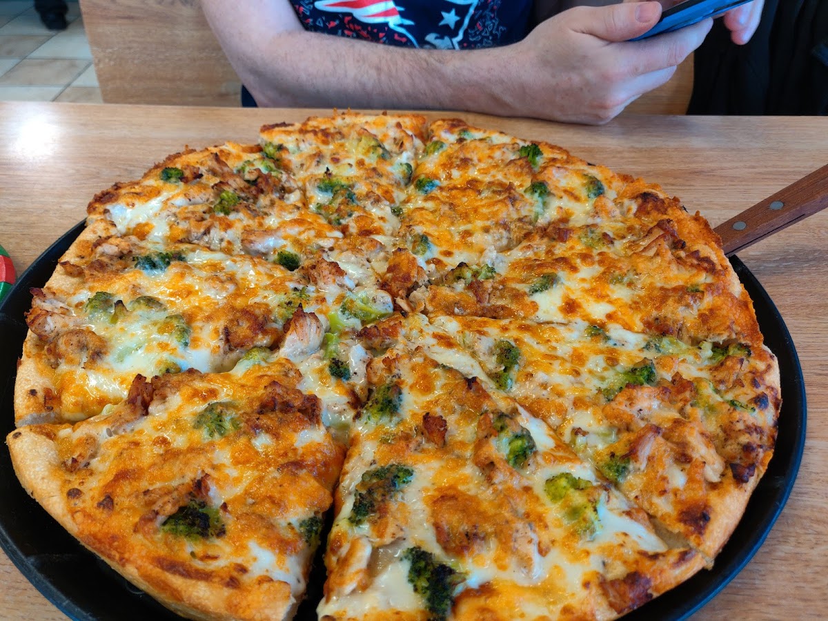 Nikos Pizza House-2