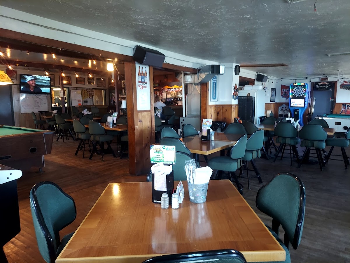 White's Beach Tavern-4