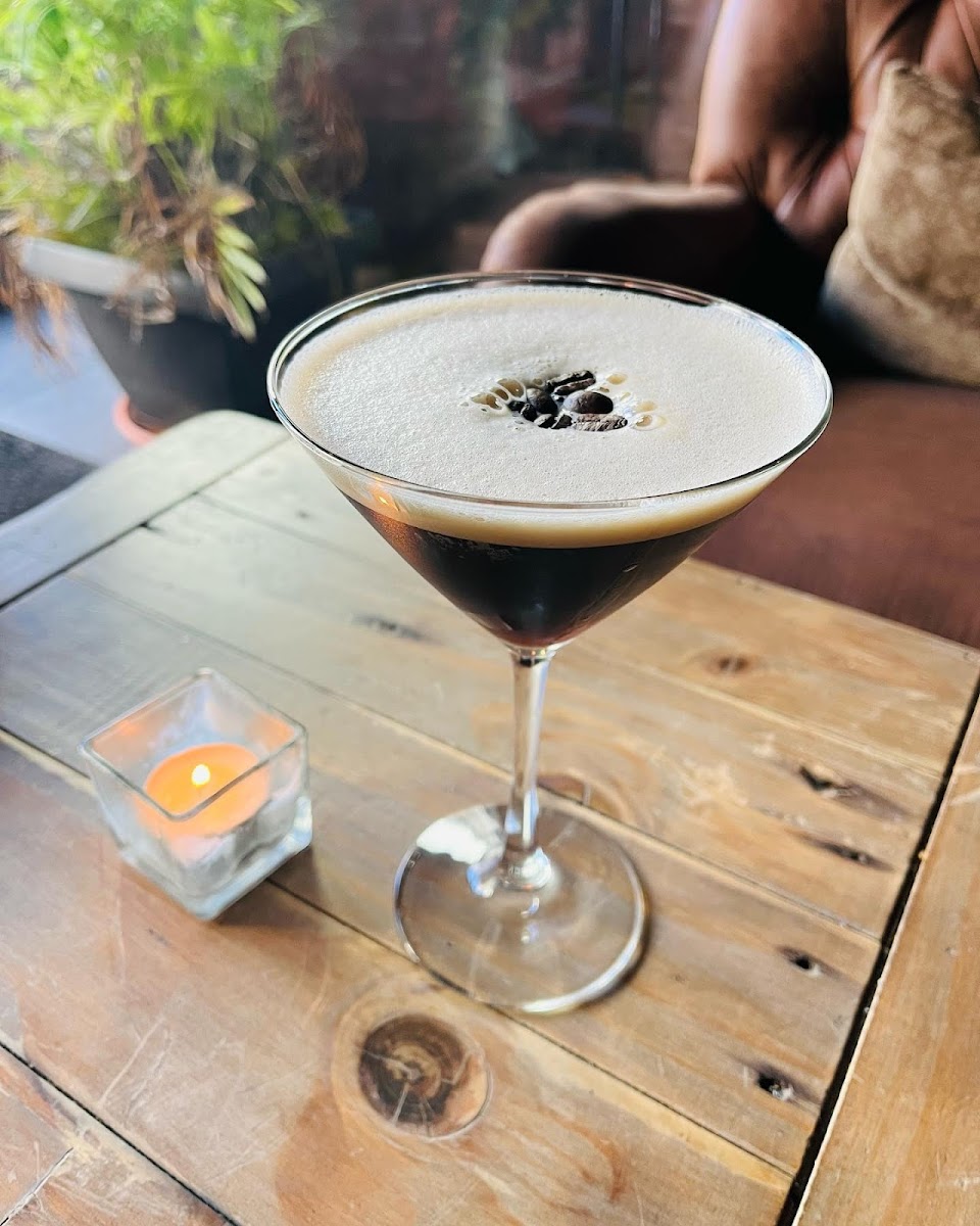 Unwind Wine Bar-2
