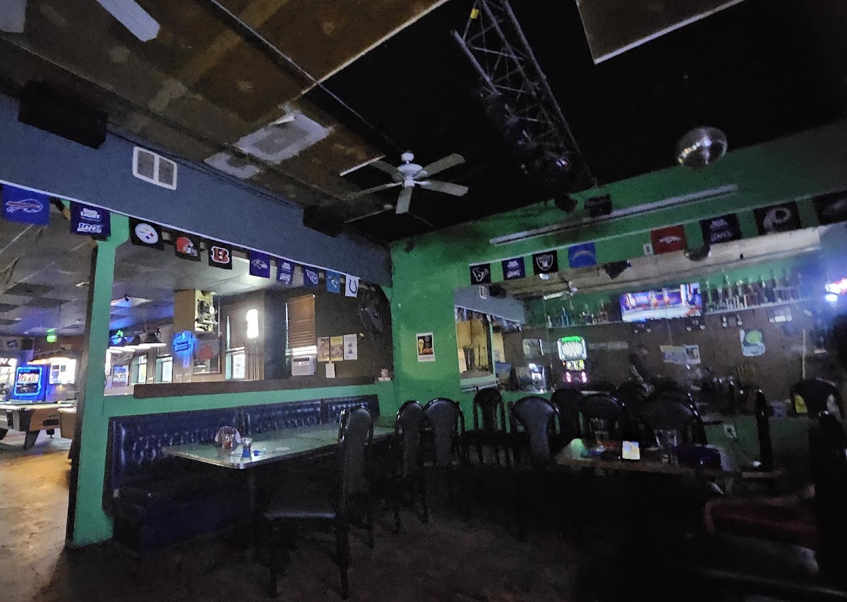 Unicorn Sports Bar-4