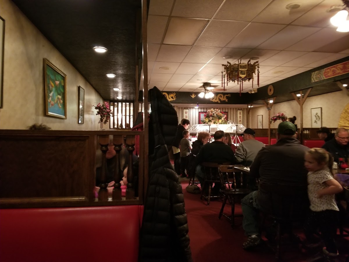 Jue's Chinese Restaurant & Lounge-4
