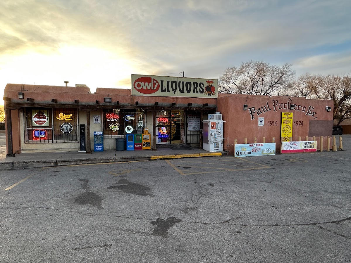 Owl Liquors-5