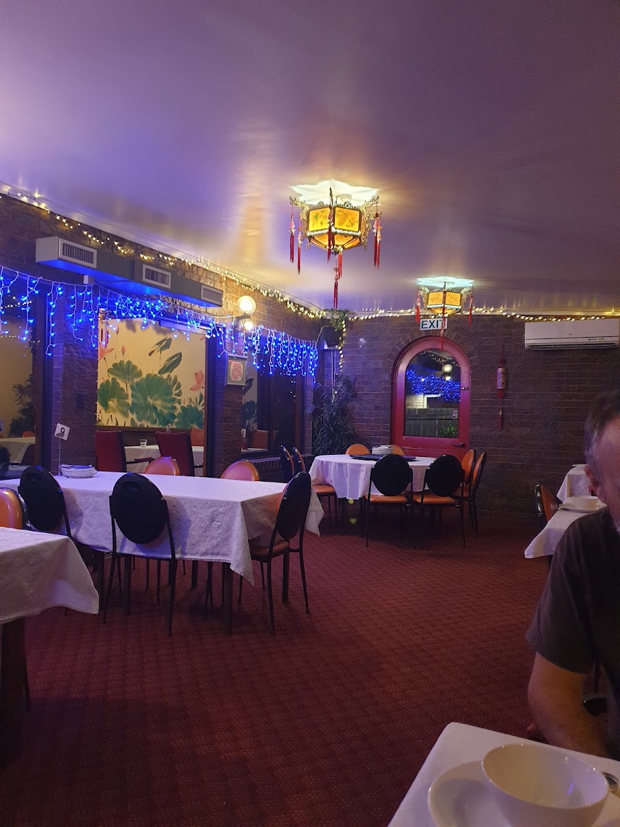 Roses Licensed Chinese Restaurant-3