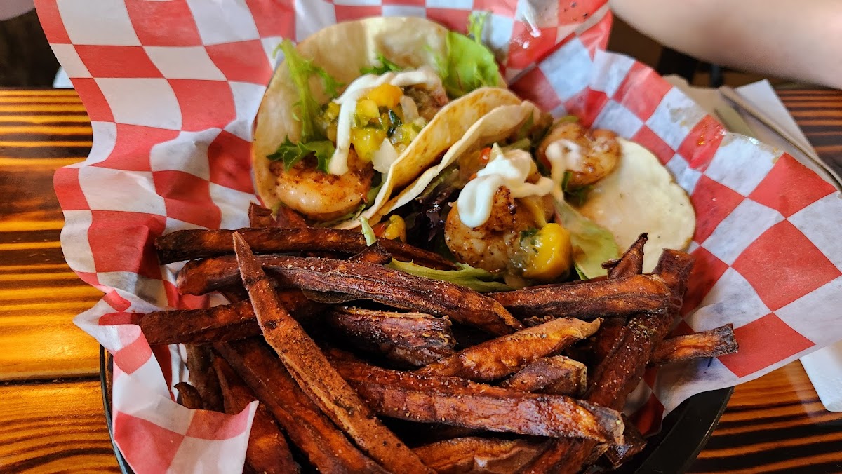 Oar House Pub and Oyster Bar-2