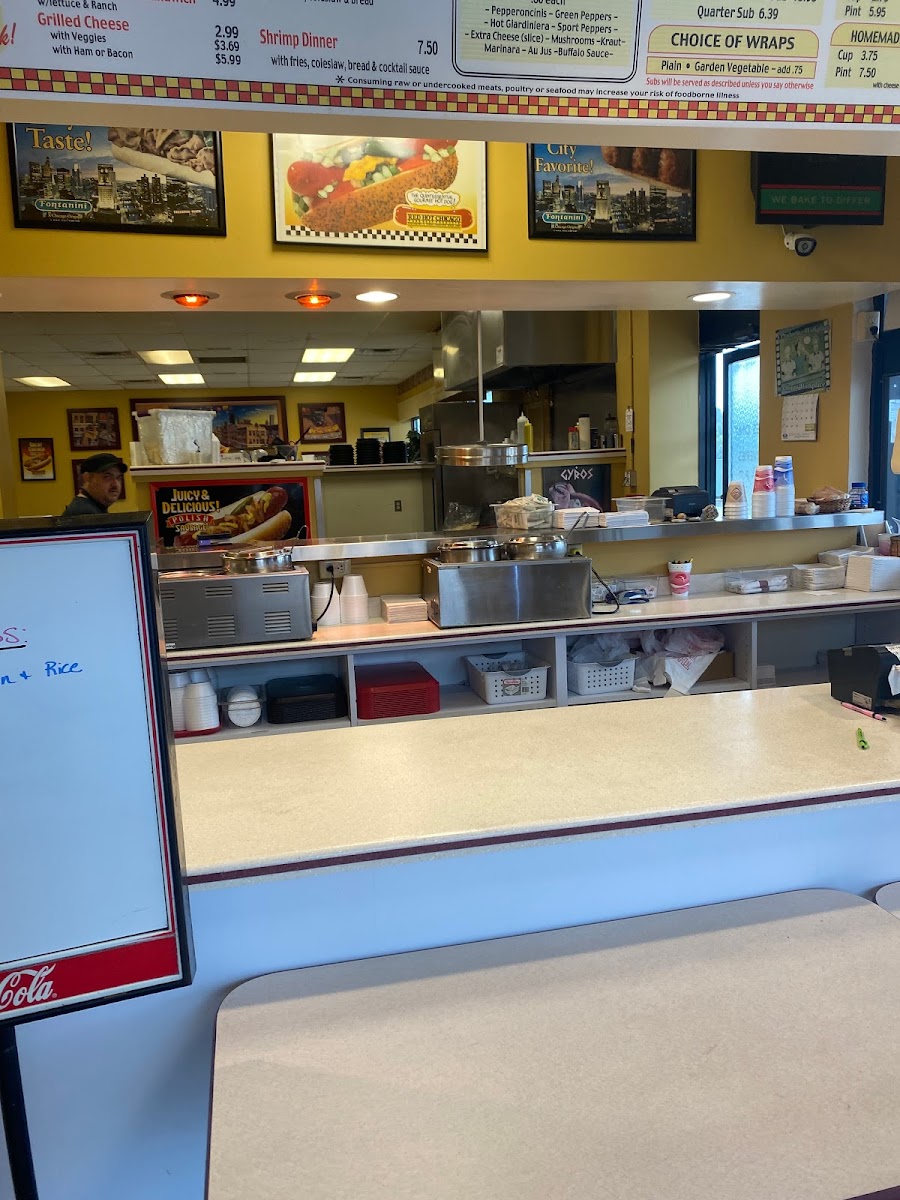 Tommy's Chicago Dogs Subs & Soups-3