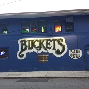 Buckets Tavern