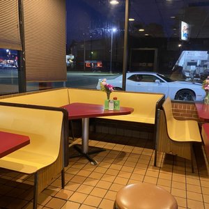 Burger Hut 2-2