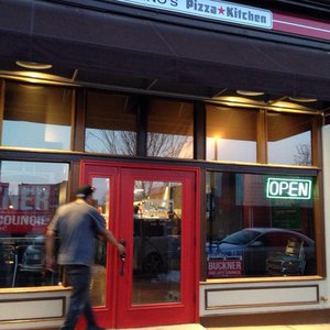 Dellano's Pizza Kitchen
