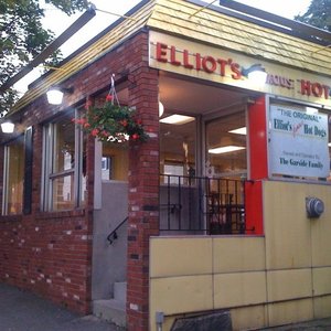 Elliot's Famous Hot Dogs-5