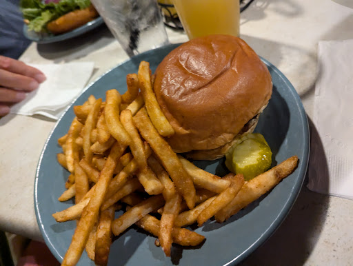 Fred's Tavern-3