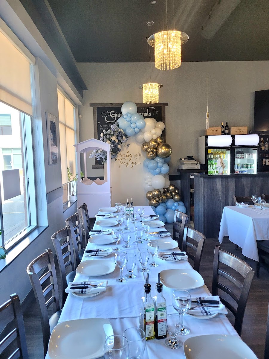 Gianni's Trattoria