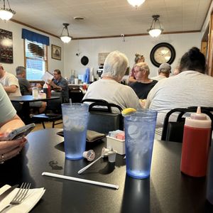 Larry's Restaurant-4