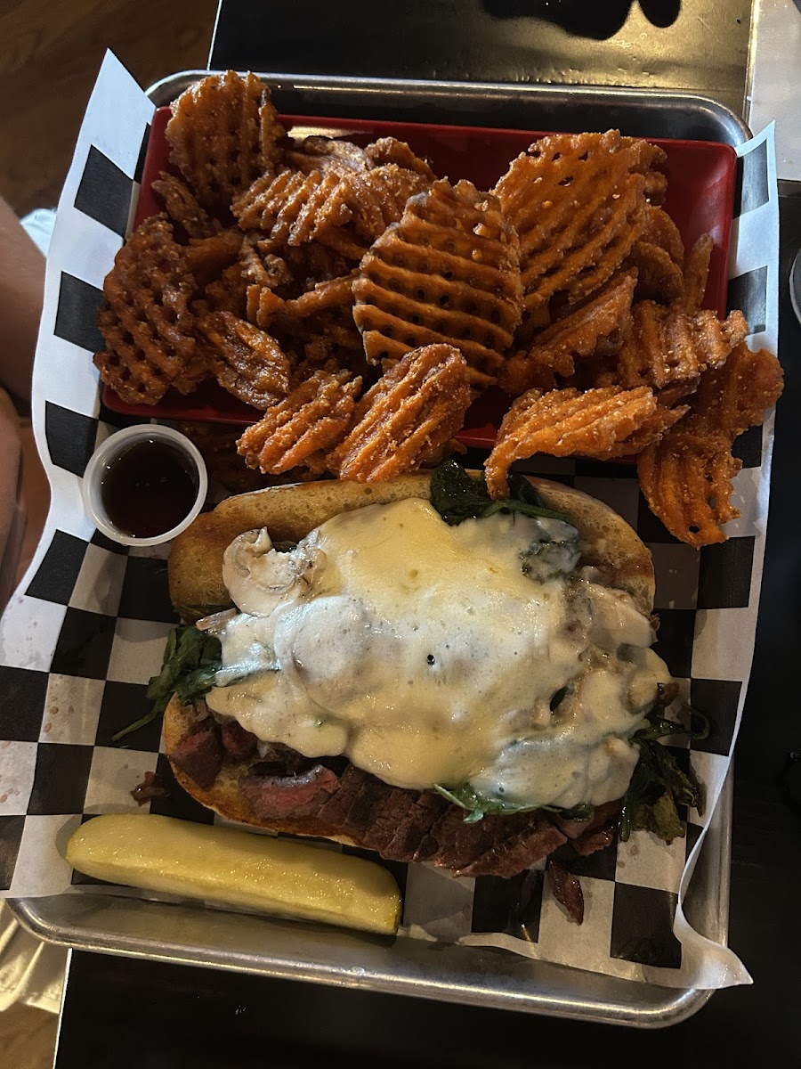 Marlboro Kitchen And Bar-4