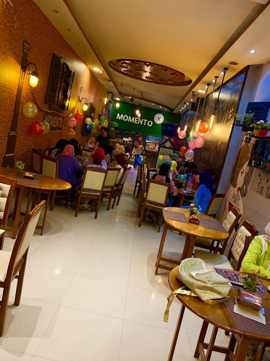 Momento Restaurant & Café