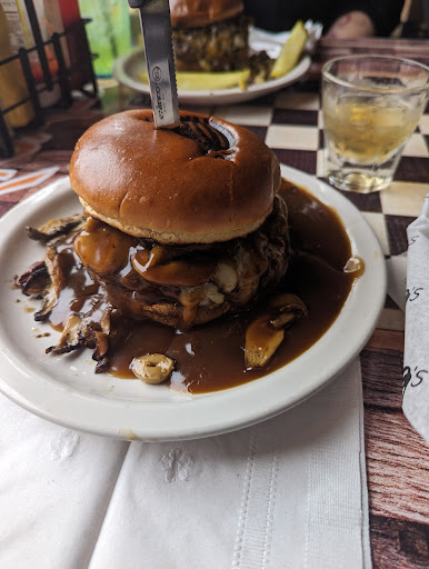 Tornado's Grub and Pub-5